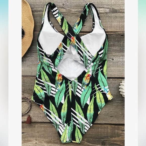 Cupshe Tropical One Piece Swimsuit - Size Small - Picture 4 of 10